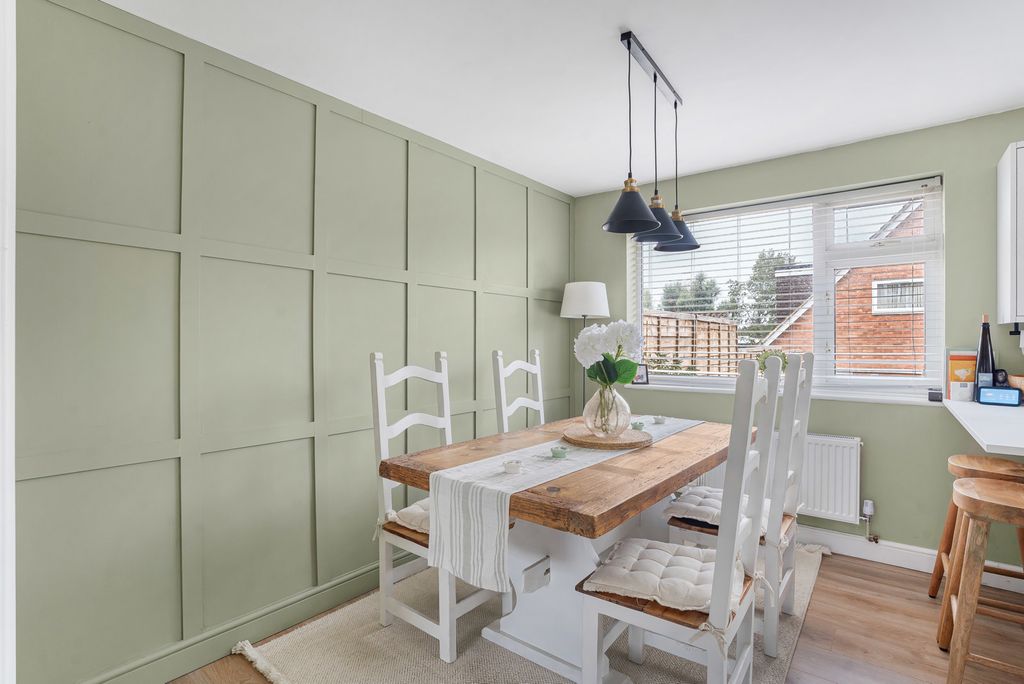 Property photo 3 of 14 Dinning Room