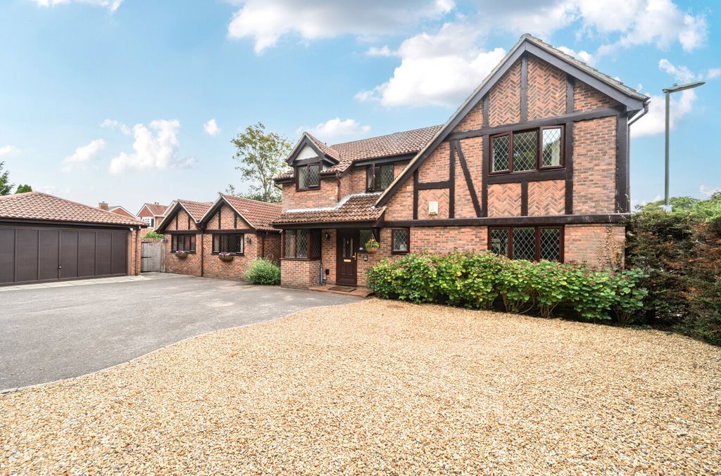 Property photo 1 of 16 1343492-32-68Af1B...