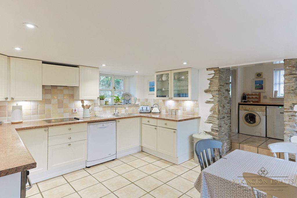 Property photo 2 of 16 4591023