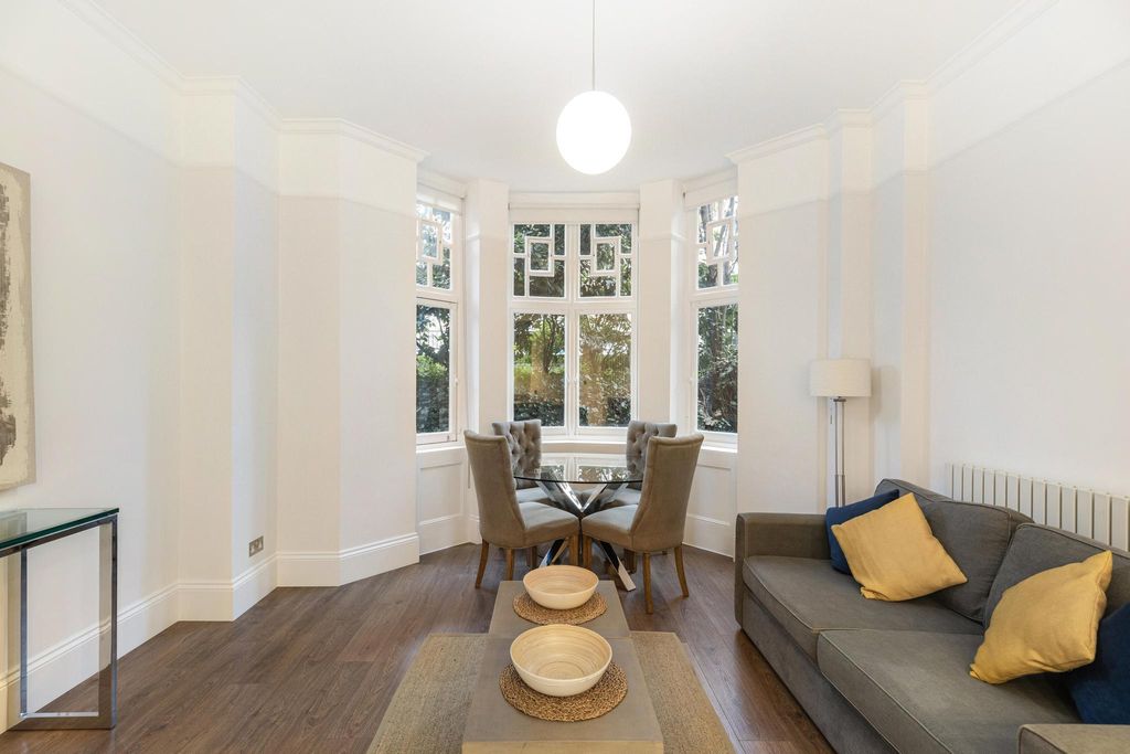 Property photo 3 of 21 Image