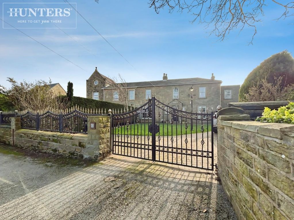 Property photo 2 of 35 1d480271-Acf30A29-9A04-4B90-A90c-4F09c138Bd97.Jpg