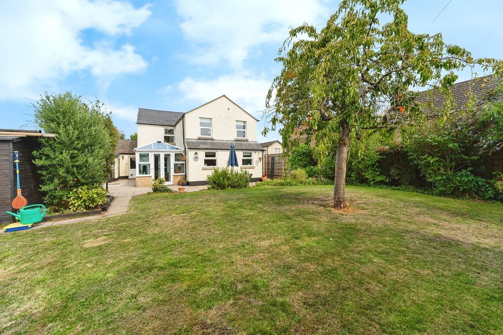 Property photo 2 of 21