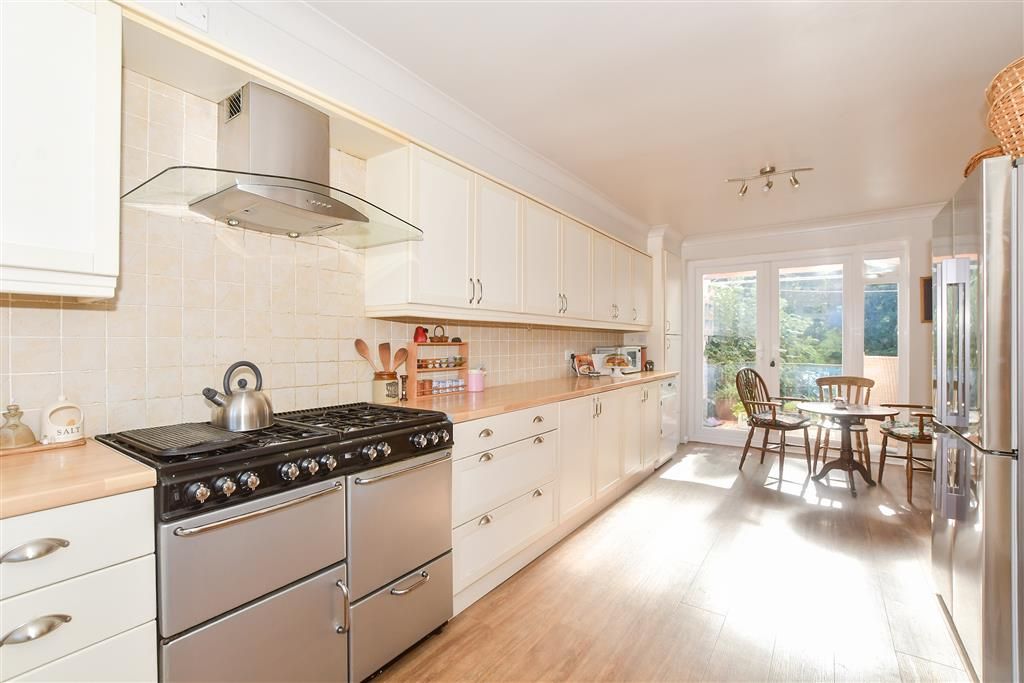 Property photo 3 of 14 Kitchen