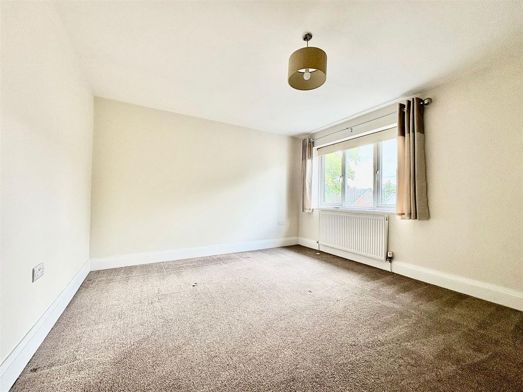 Property photo 3 of 23 B89A9E3d-07c1-4854-9E7B-9Dd31478Ae2E.Jpg