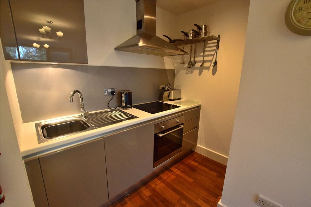 Property photo 2 of 8 Kitchen