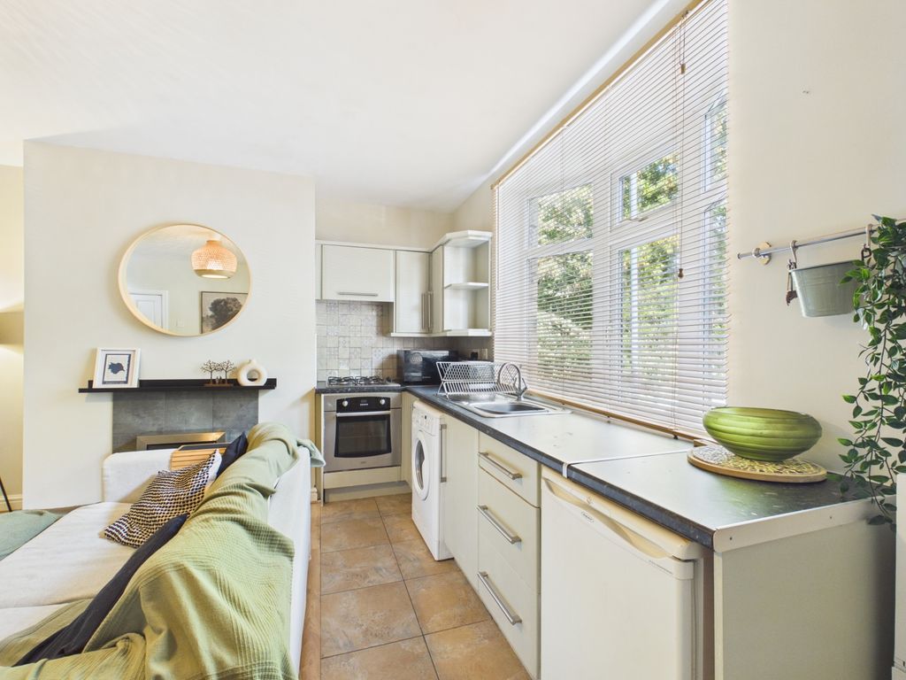 Property photo 3 of 13 Cam02637G0-Pr0076-Still005