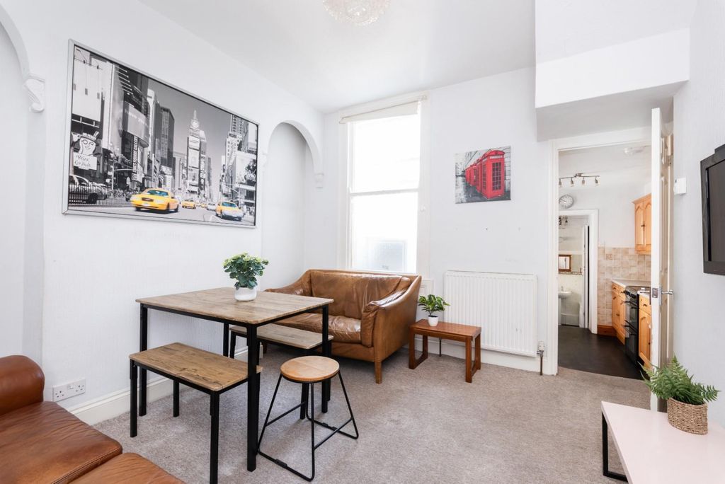 Property photo 2 of 20 32 Cynthia Road, Bath BA2 3Qq-2.Jpg