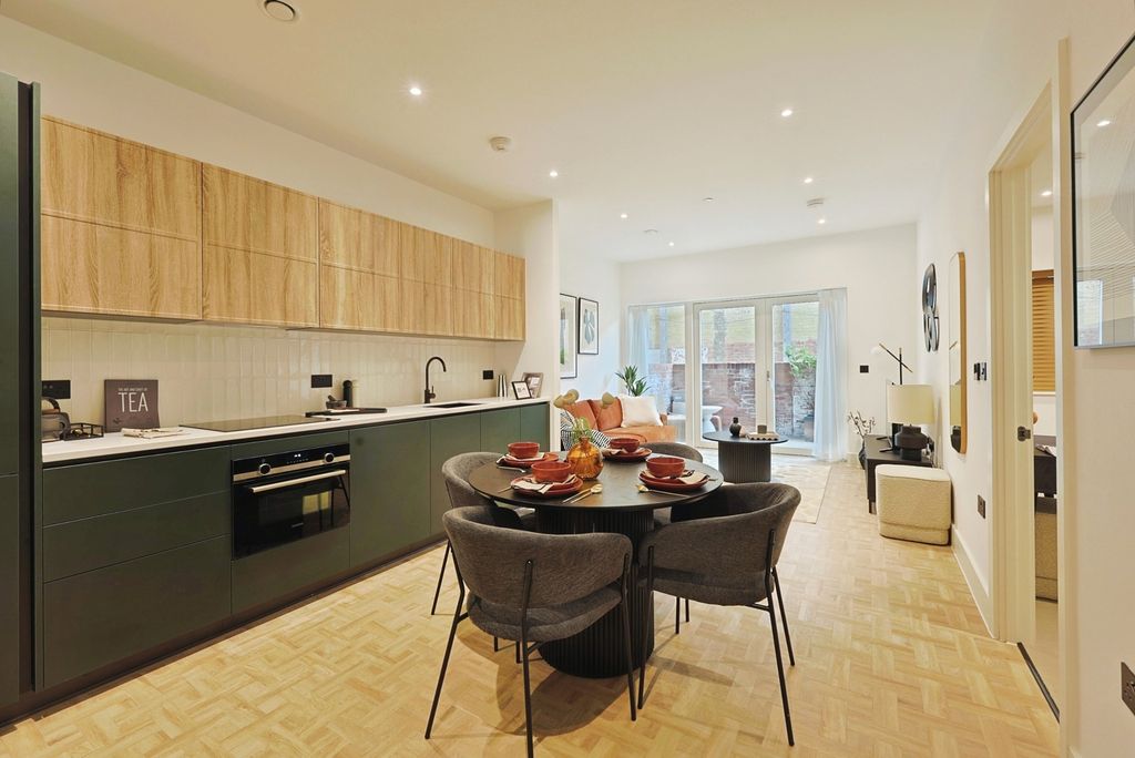 Property photo 2 of 21 Pbox-Img.Jpg
