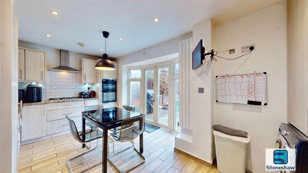 Property photo 3 of 24