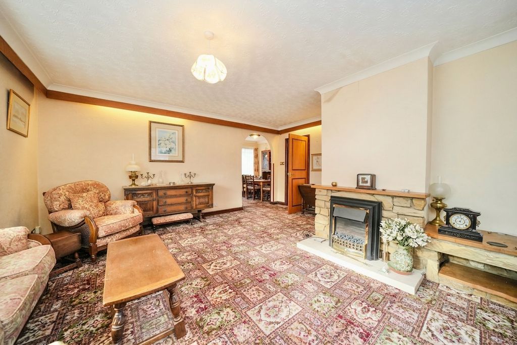 Property photo 2 of 22