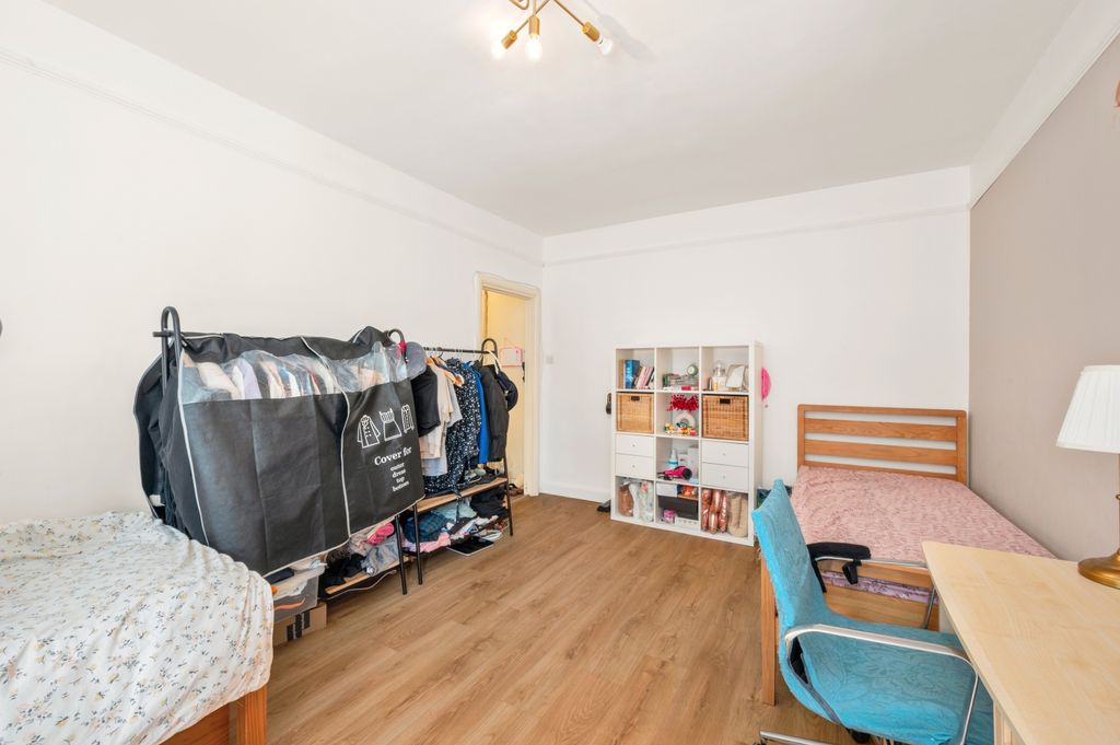 Property photo 3 of 10 Picture No. 04