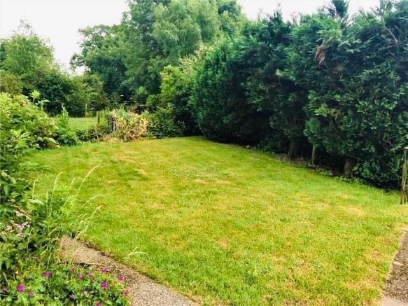 Property photo 3 of 11 Garden