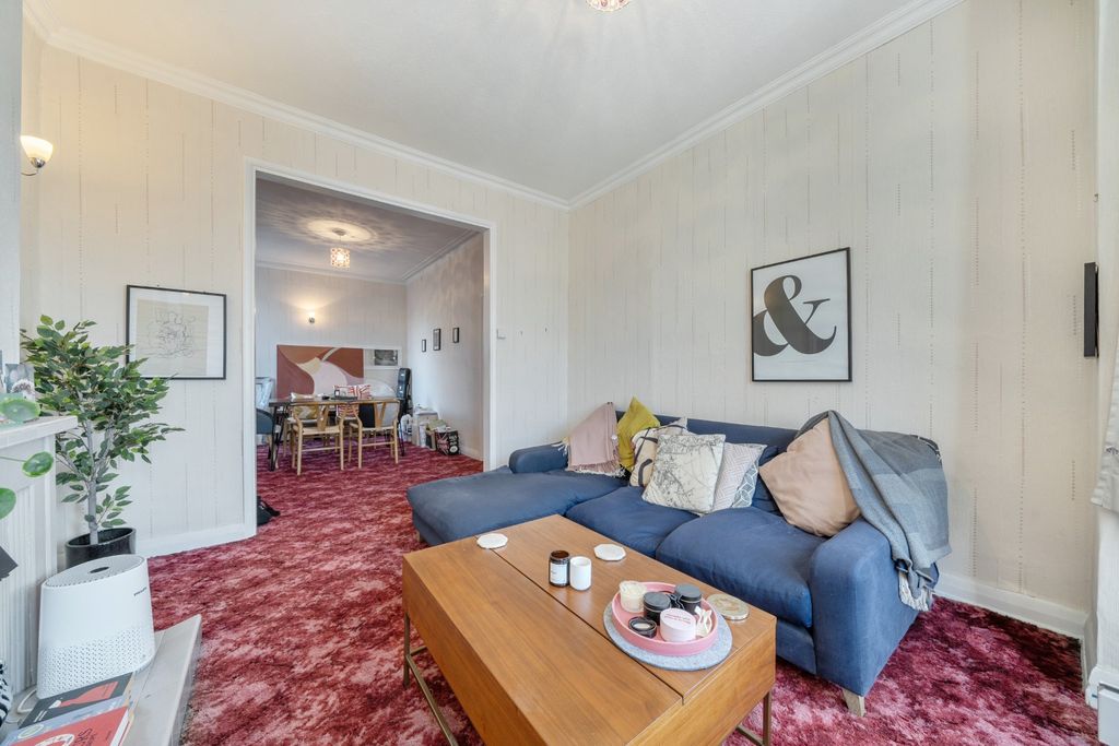 Property photo 2 of 16 4708174