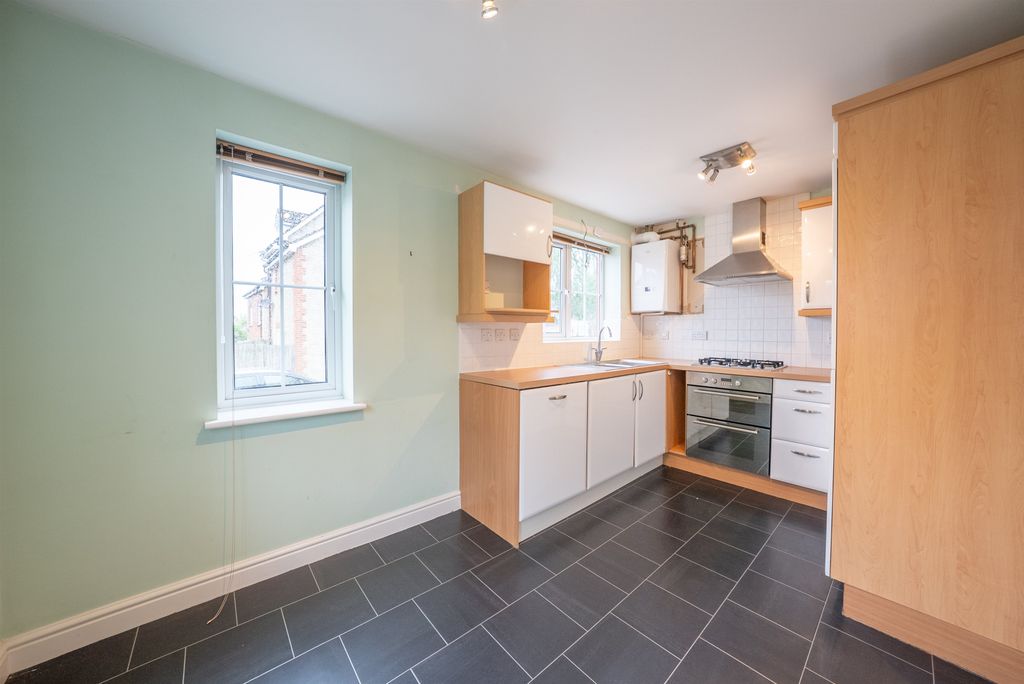 Property photo 2 of 27