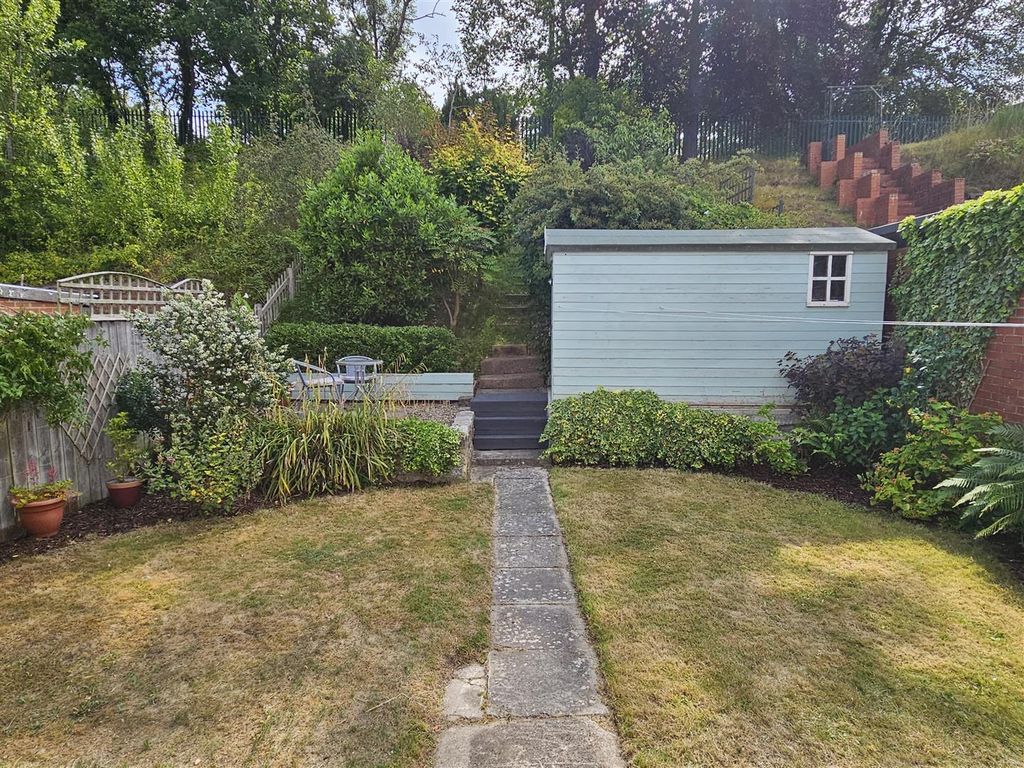 Property photo 2 of 16 Externally