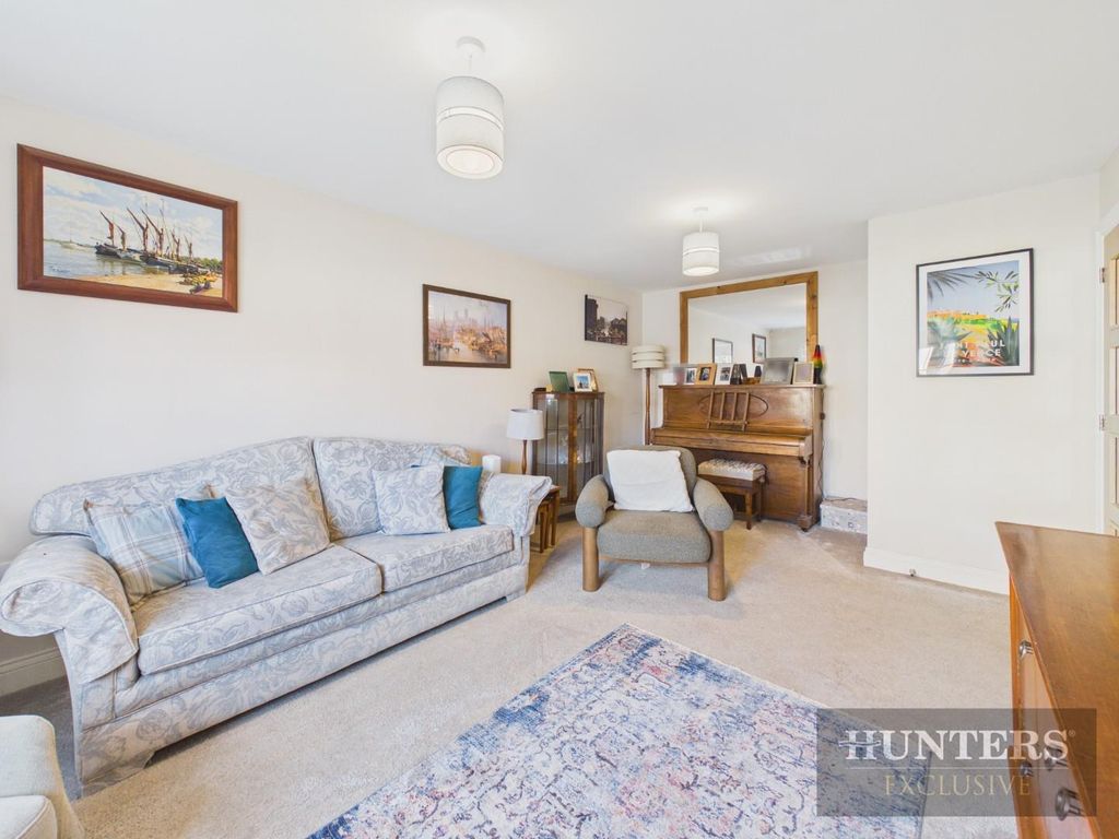 Property photo 3 of 27 Cam05316G0-Pr0379-Still017.Jpg