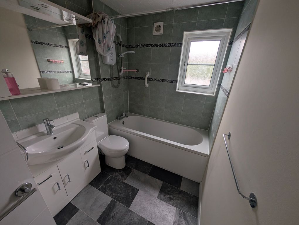 Additional image 5 of 1 bed flat for saleDeben Road, St. James Court Deben Road IP17