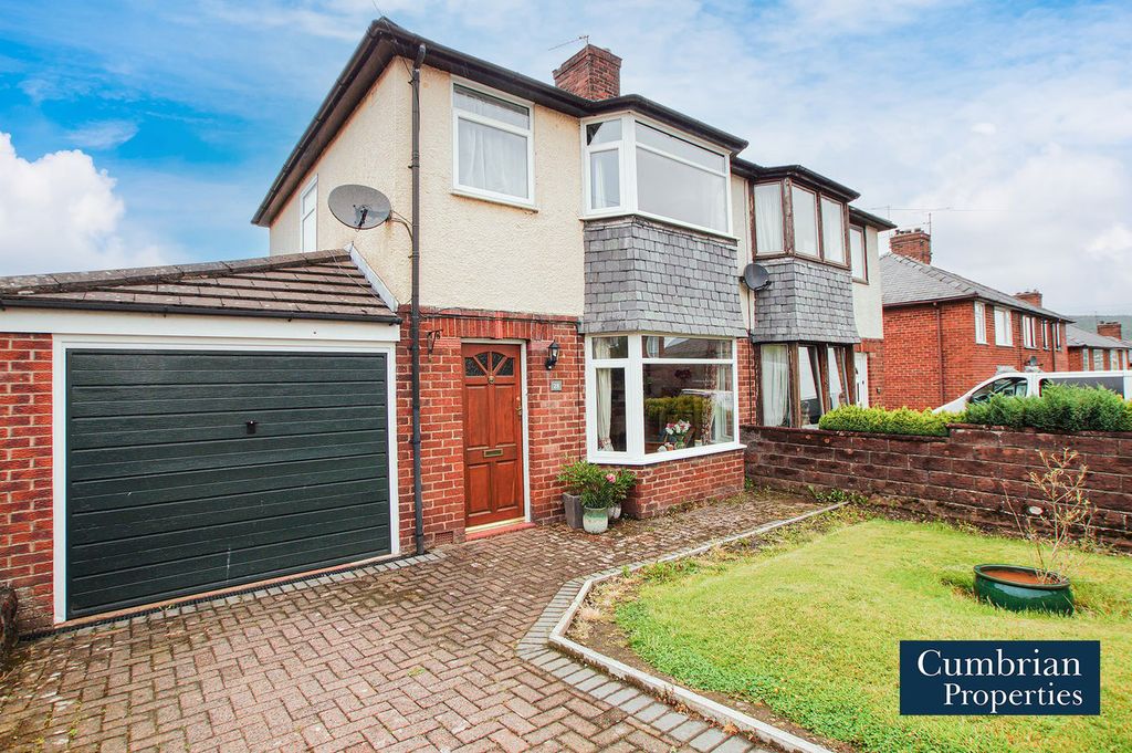 Property photo 1 of 18 External