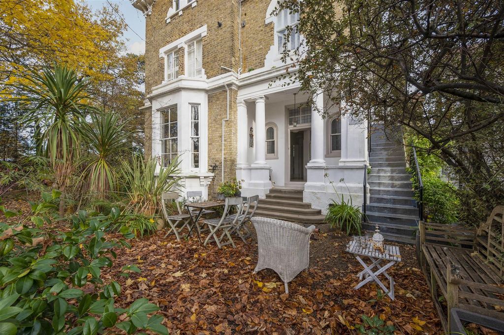 Property photo 1 of 18 Flat 3 Lansdowne Court,5.Jpg