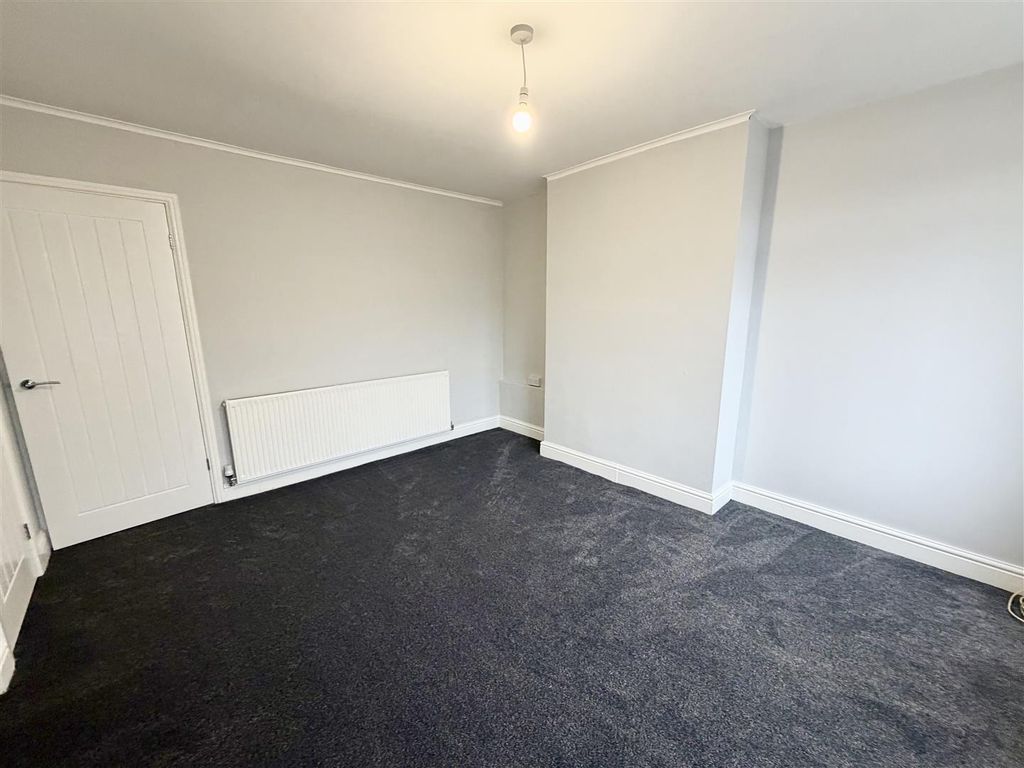 Property photo 2 of 8 Lounge