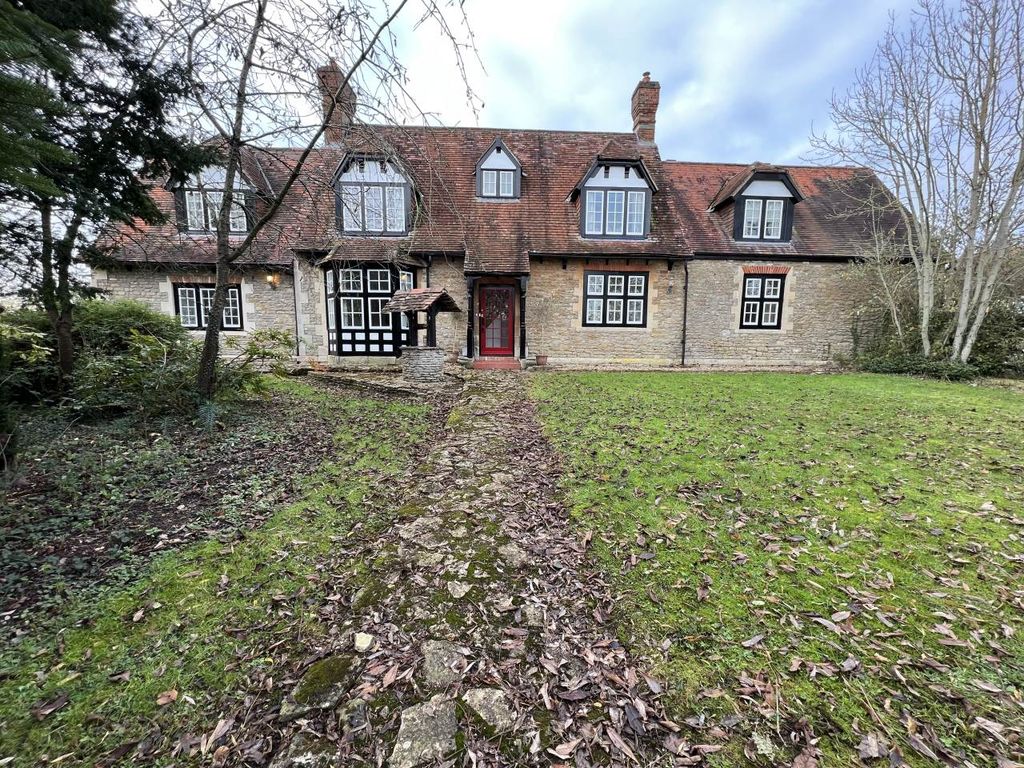 Property photo 2 of 20 Front