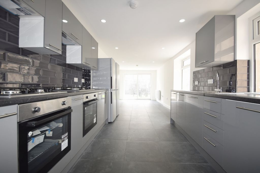 Property photo 1 of 20 Photo 2