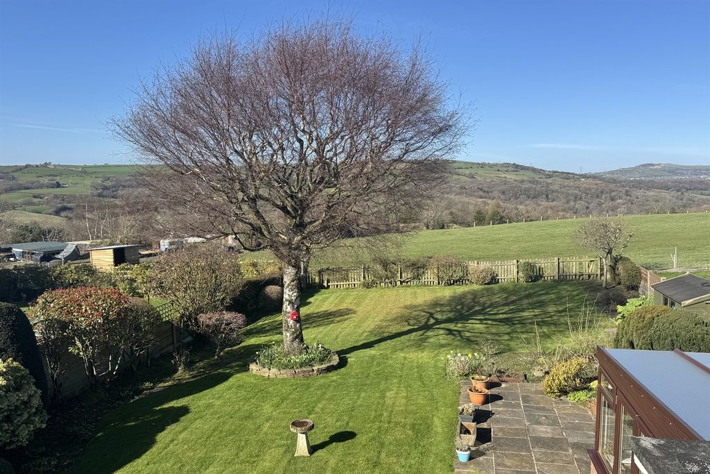 Property photo 2 of 15 Garden