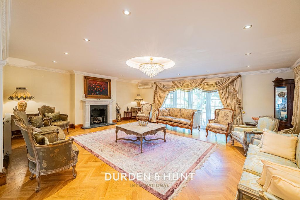 Property photo 2 of 55 Nelmes-37.Jpg