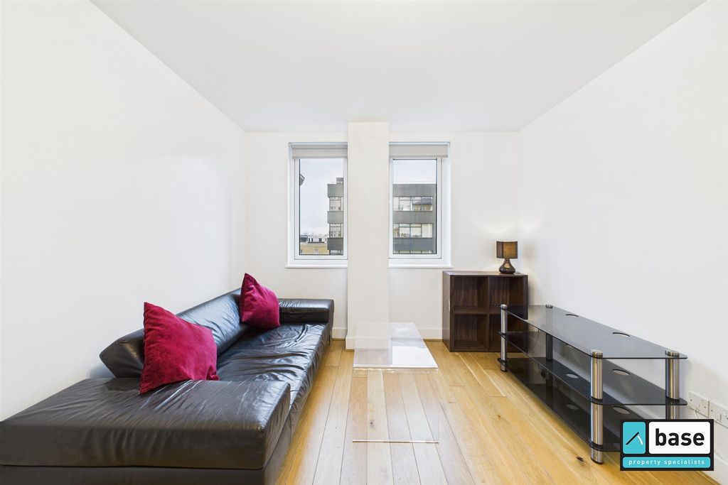 Property photo 2 of 17 Reception