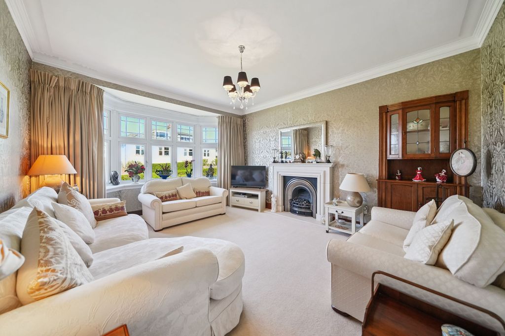 Property photo 2 of 37