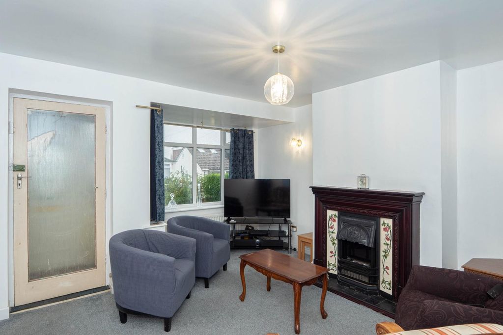 Property photo 2 of 17 Living Room