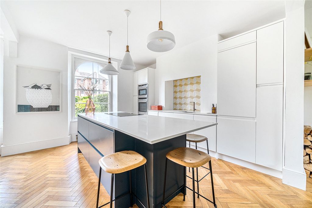 Property photo 3 of 16 Kitchen