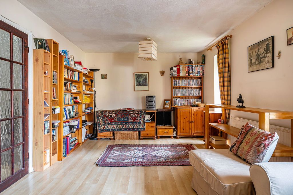 Property photo 2 of 19