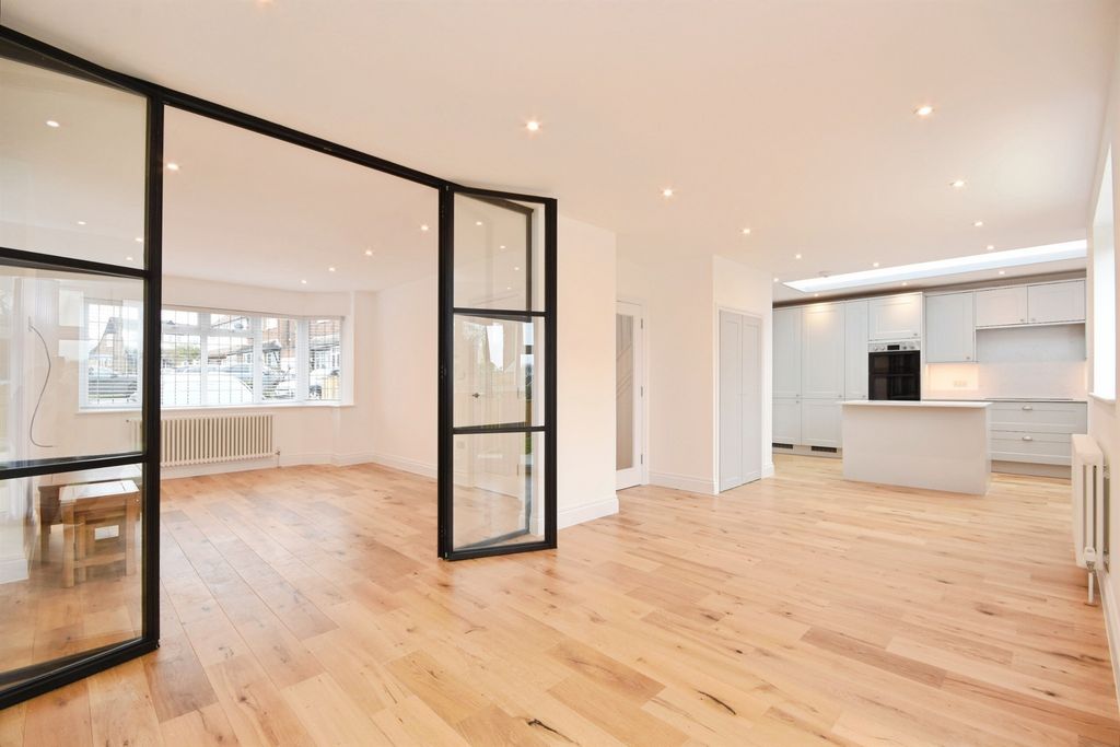 Property photo 1 of 21