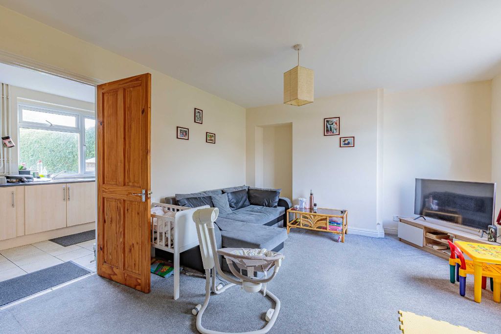 Property photo 3 of 10 Image 4