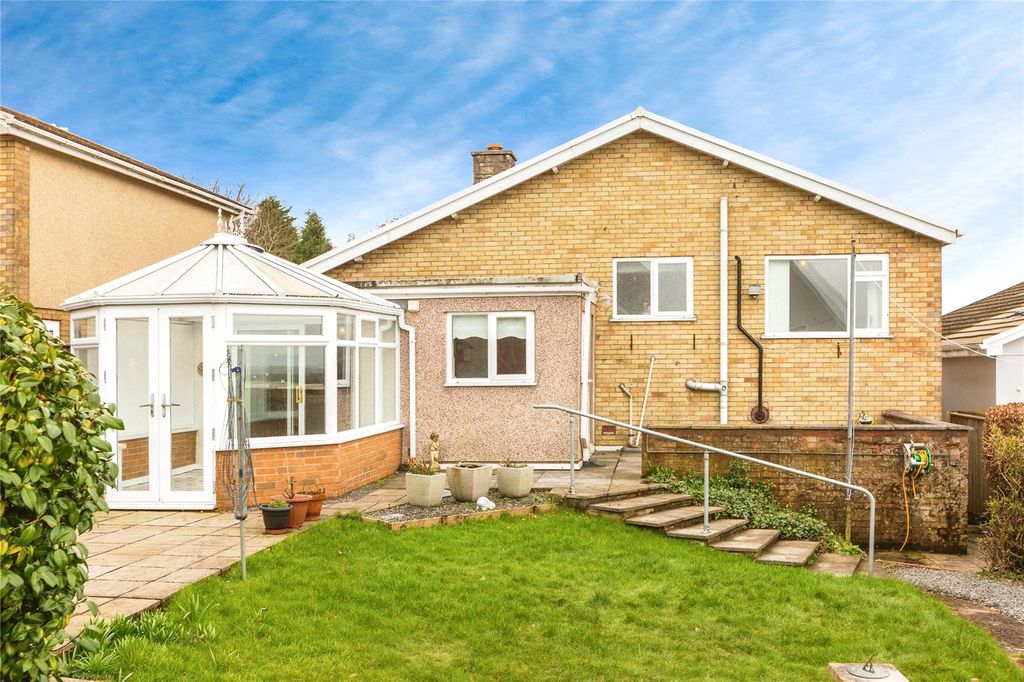 Property photo 2 of 22 Picture No. 24