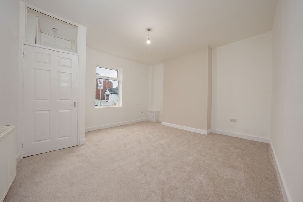 Property photo 2 of 27 Gallery