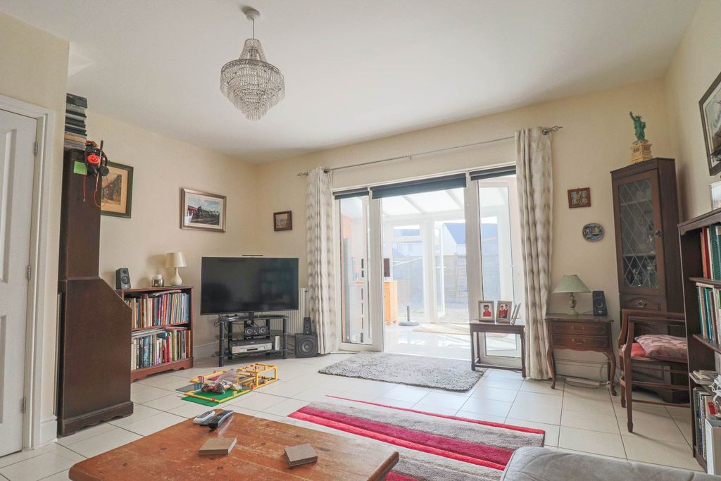 Property photo 3 of 18