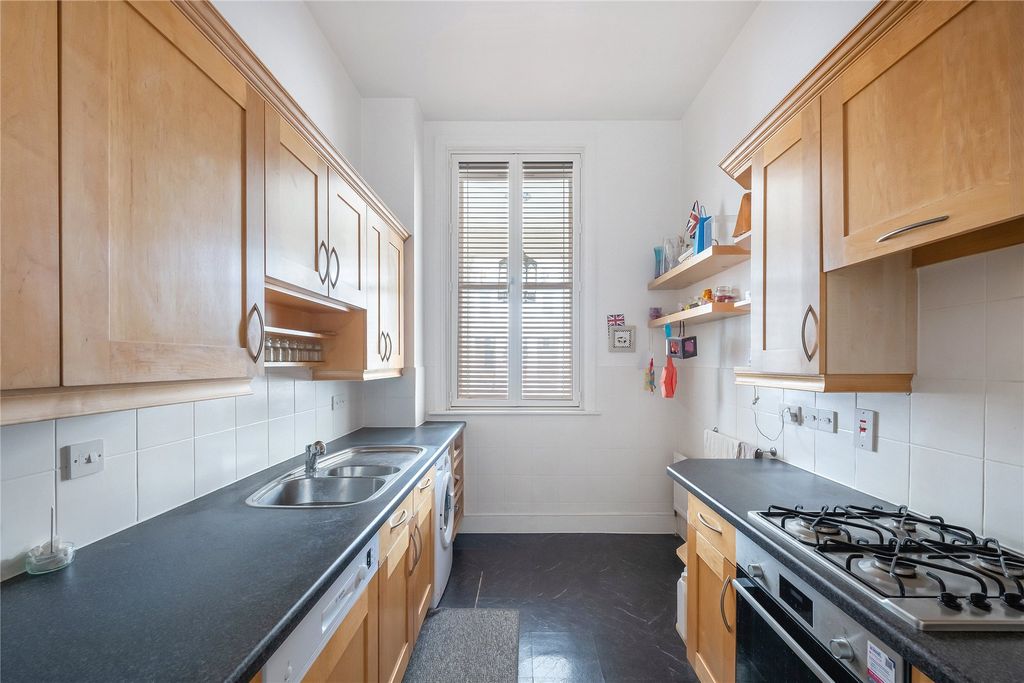 Property photo 3 of 8 Kitchen