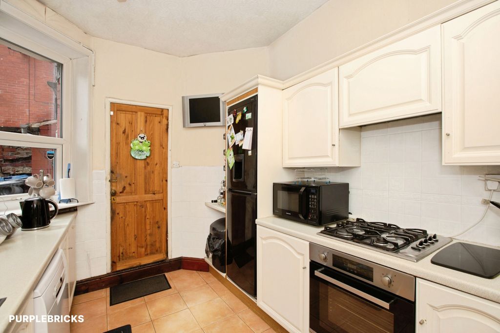 Property photo 3 of 25