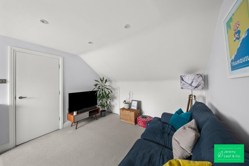 Property photo 1 of 15 Loft