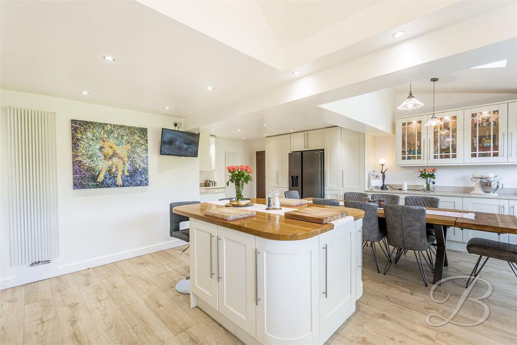 Property photo 3 of 28 Ccltd-11.Jpg