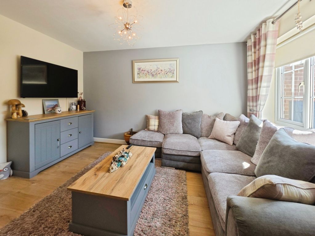 Property photo 3 of 24 Pbox-Img.Jpg