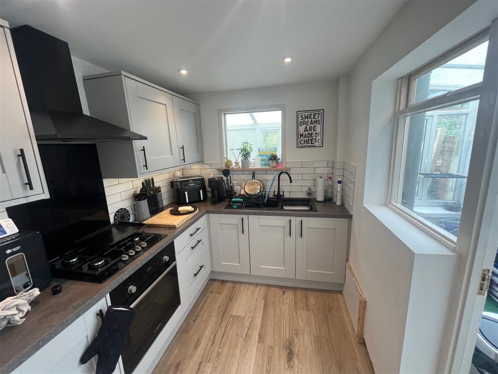 Property photo 3 of 4 Kitchen