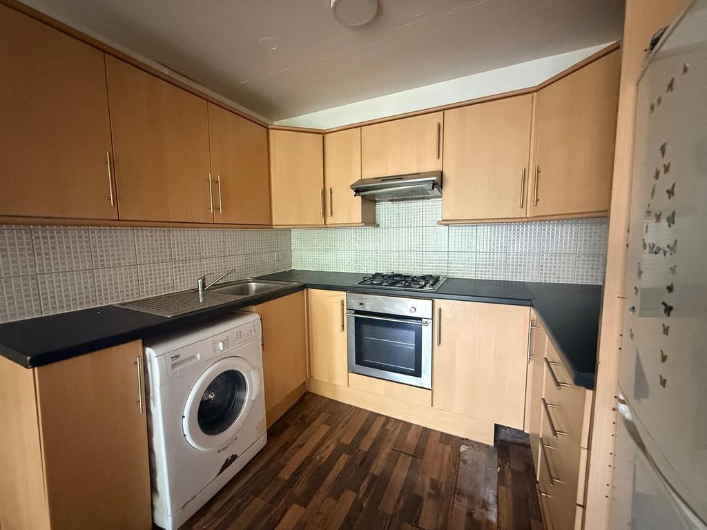 Property photo 3 of 4