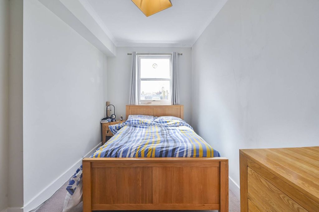 Property photo 2 of 8