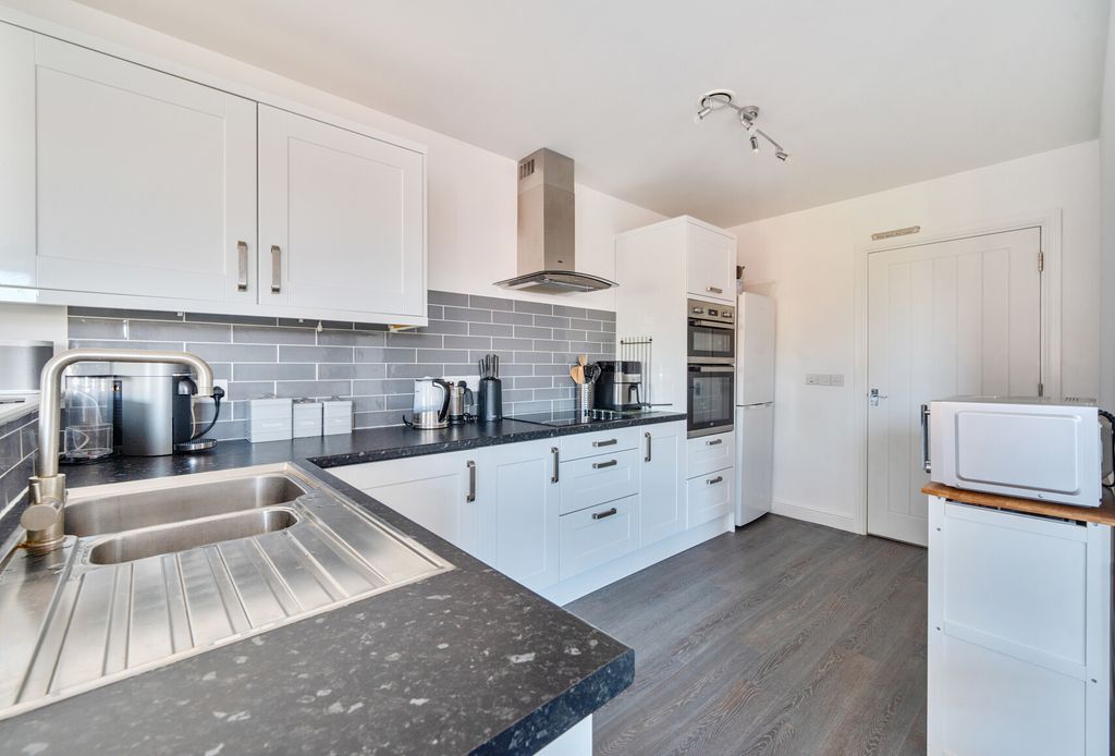 Property photo 2 of 13 1482455-5-6A3E7B8...