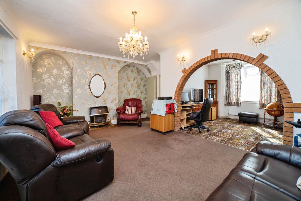 Property photo 3 of 16