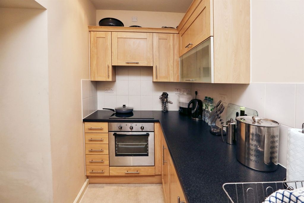 Property photo 3 of 9