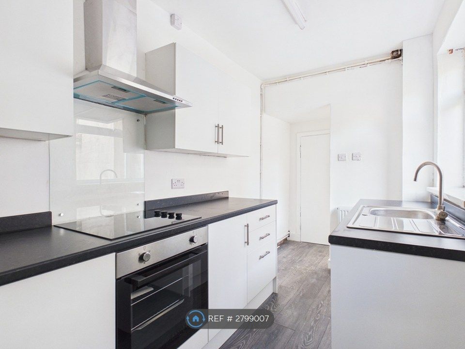 Property photo 2 of 25